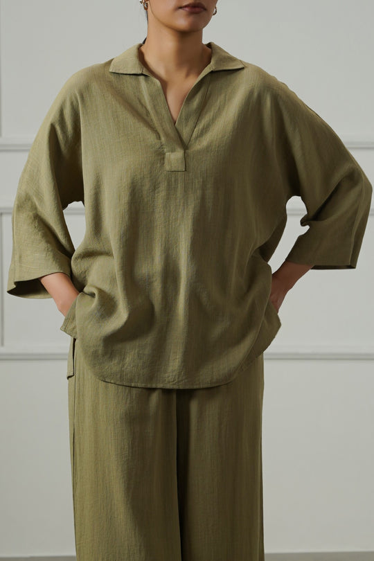 OLIVE PULLOVER SAFARI BLOUSE