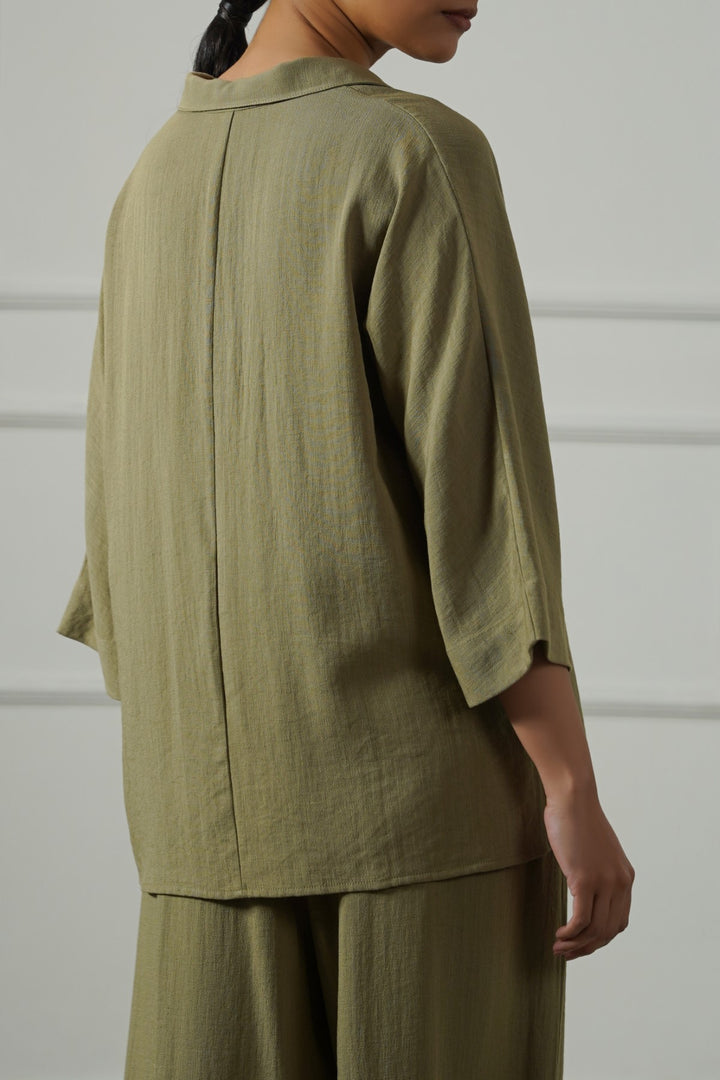 OLIVE PULLOVER SAFARI BLOUSE