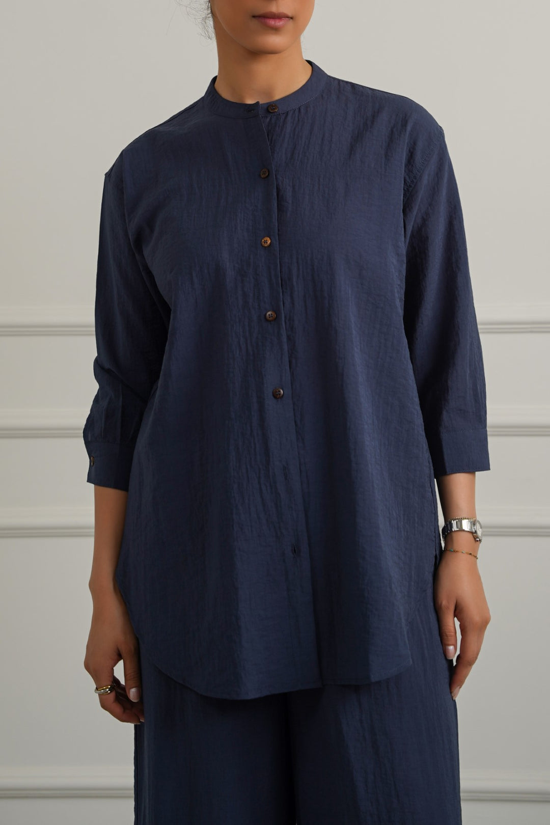 NAVY ESSENTIAL BREEZE SHIRT