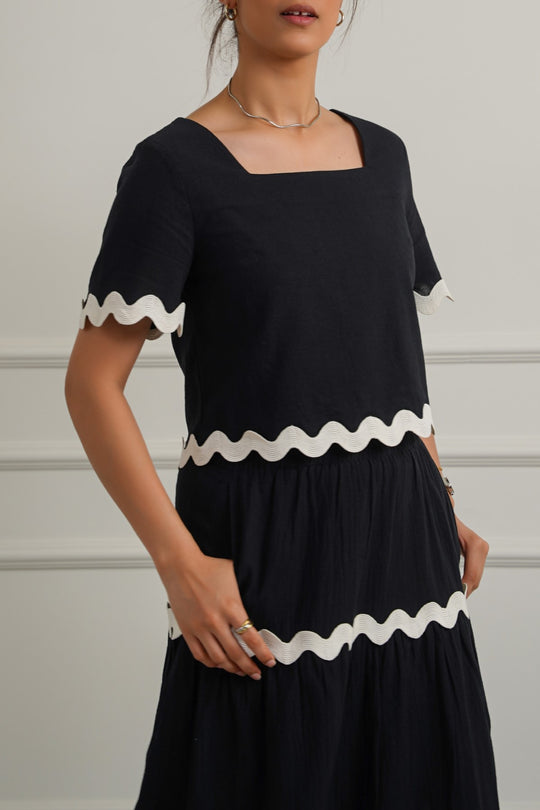 BLACK RIC RAC TOP