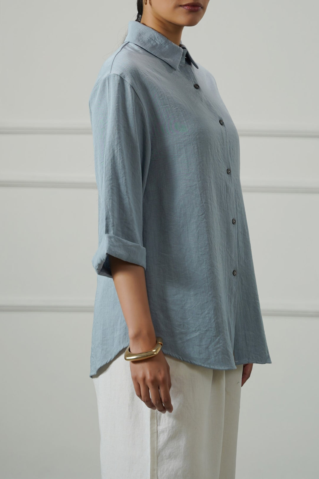 BLUE BACK SLIT BLOUSE