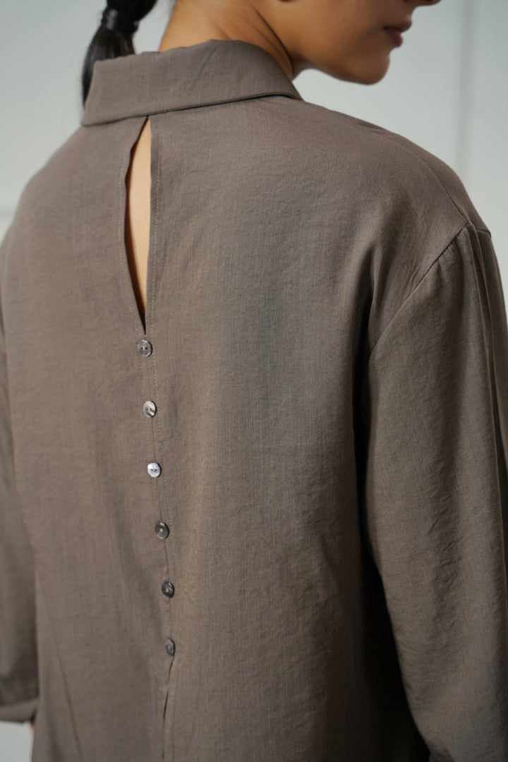 BROWN BACK SLIT BLOUSE