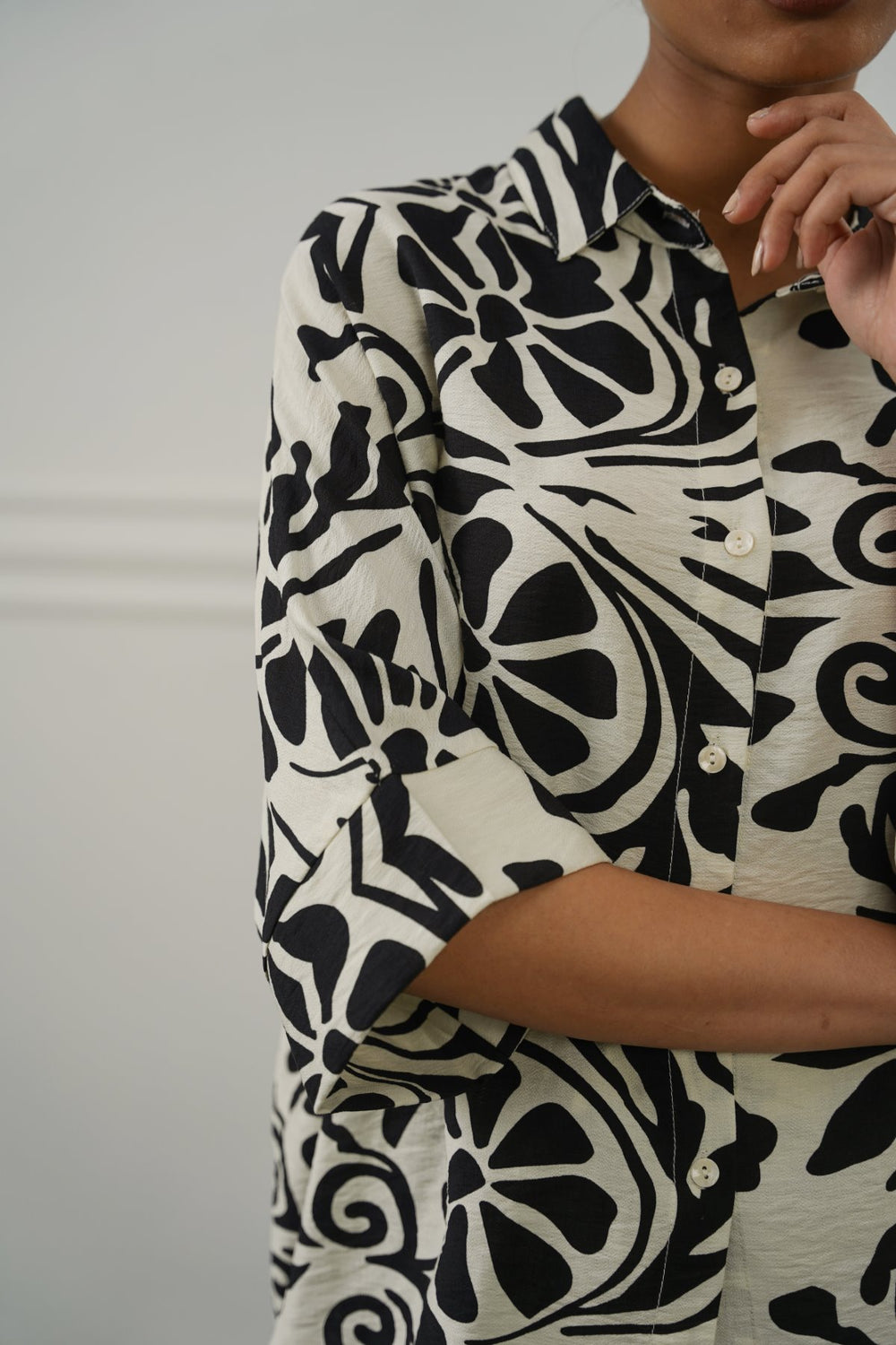 BLACK MEDALLION RESORT SHIRT