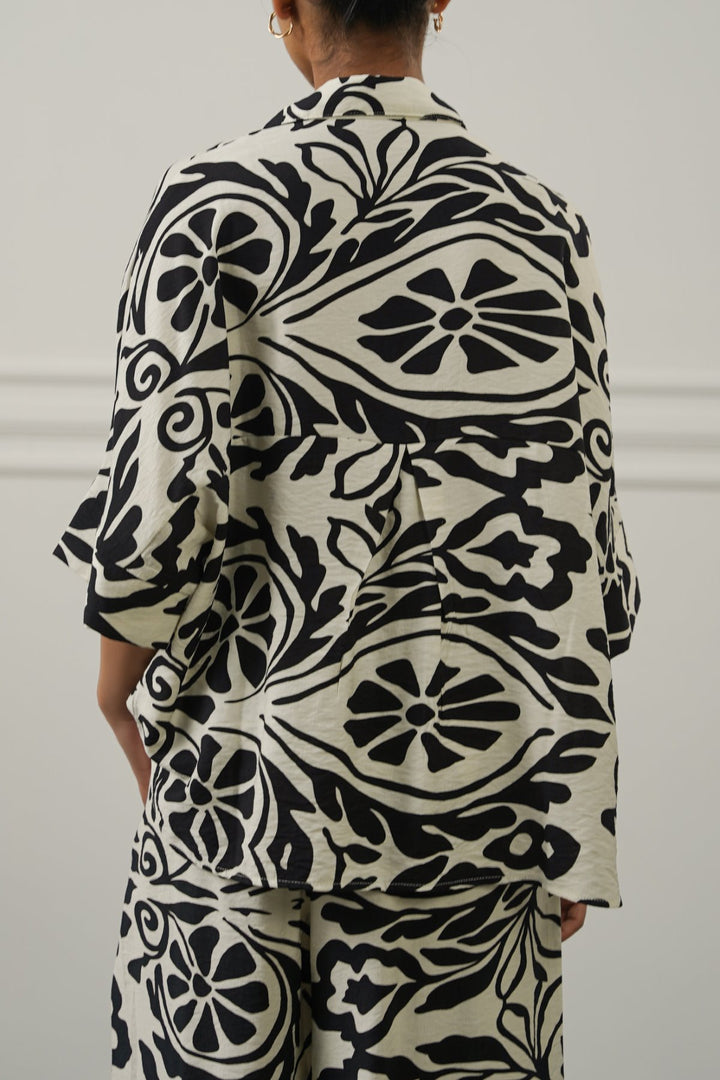 BLACK MEDALLION RESORT SHIRT