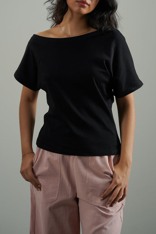 BARE SHOULDER TEE