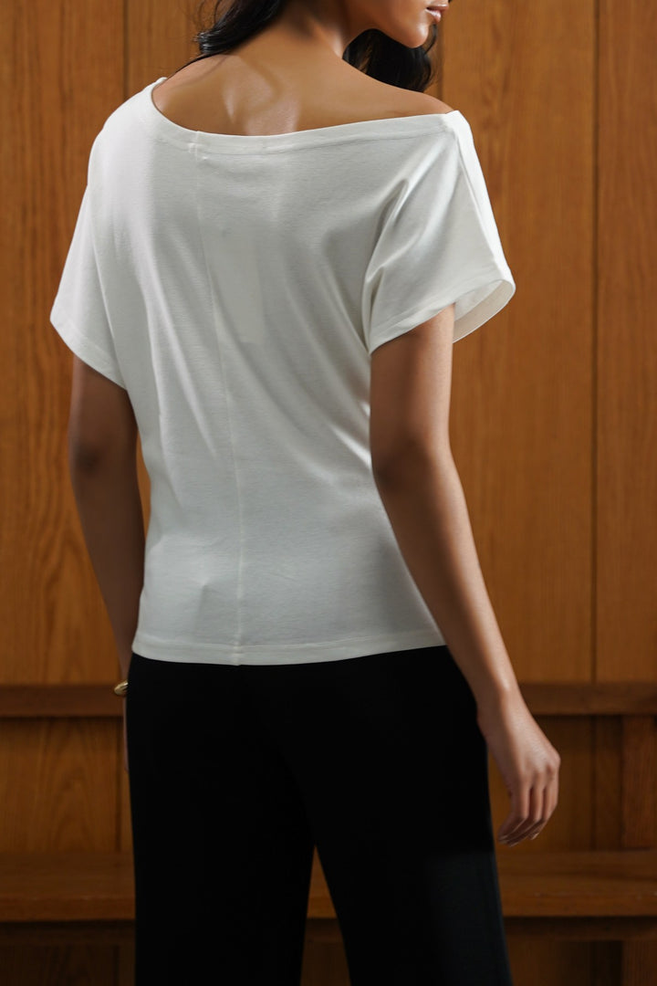 BARE SHOULDER TEE