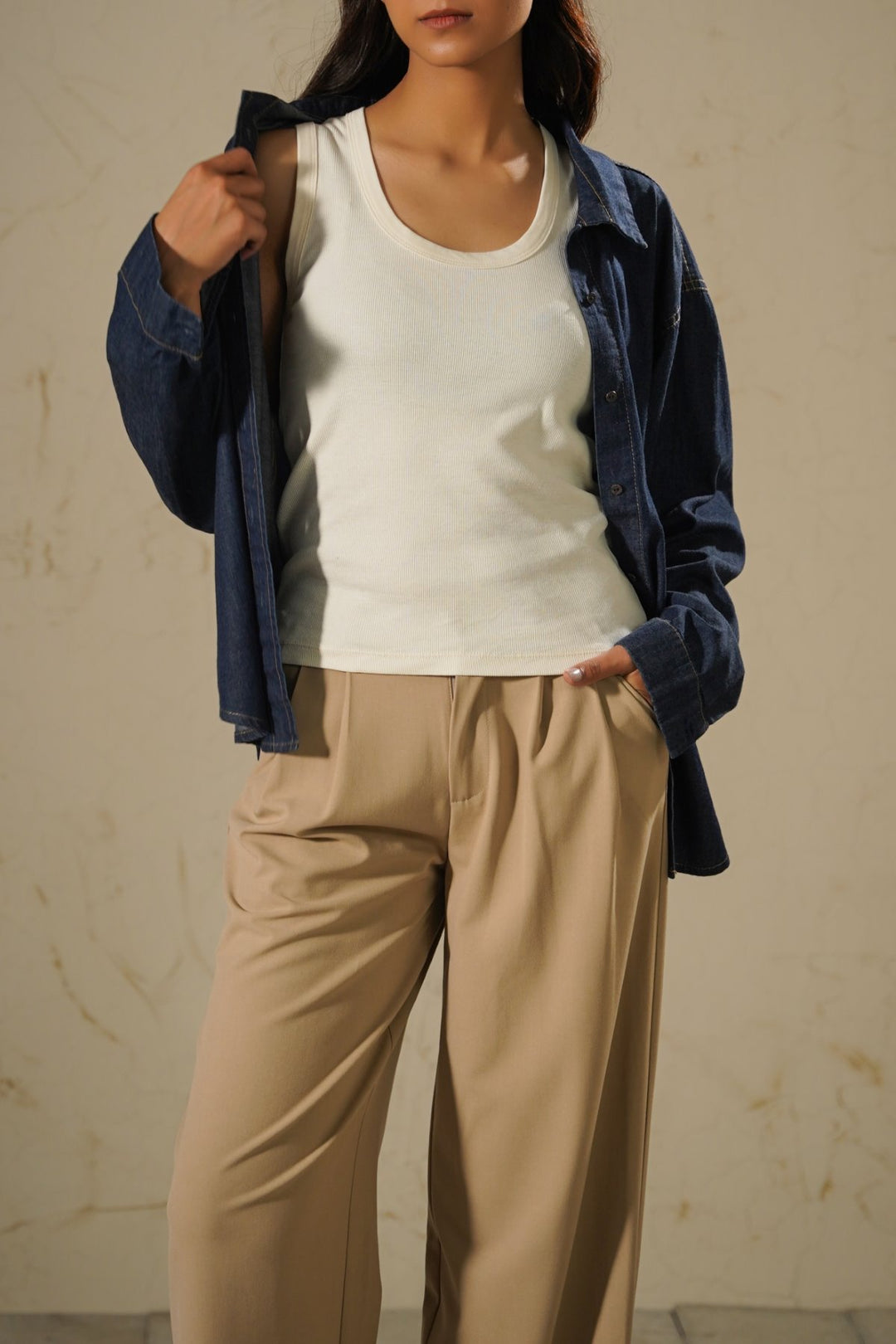 IVORY SCOOPNECK TANK