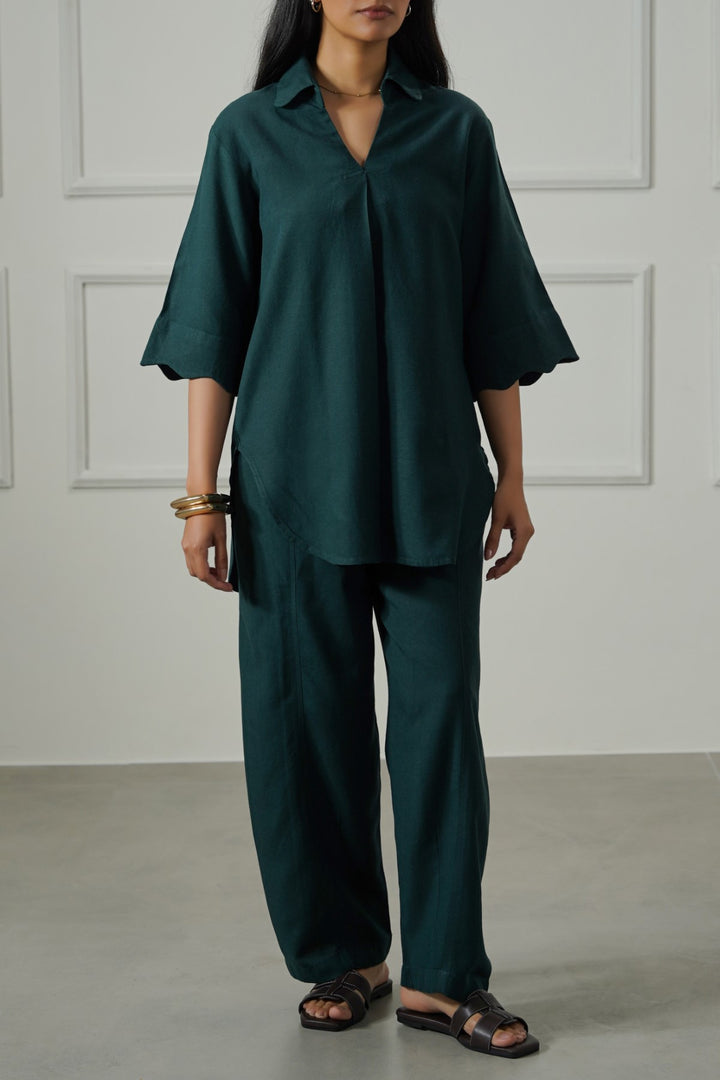 FOREST GREEN LINEN BLEND SCALLOP SHIRT