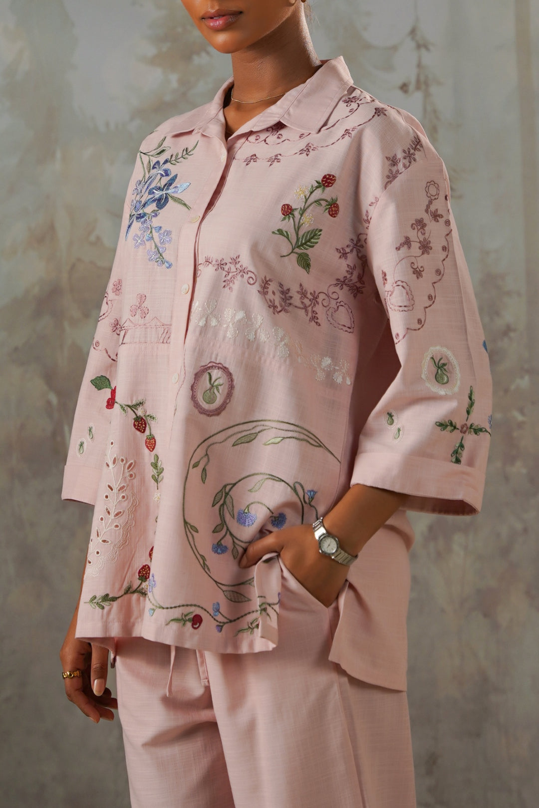 LIGHT PINK PINK BERRY BUTTON DOWN