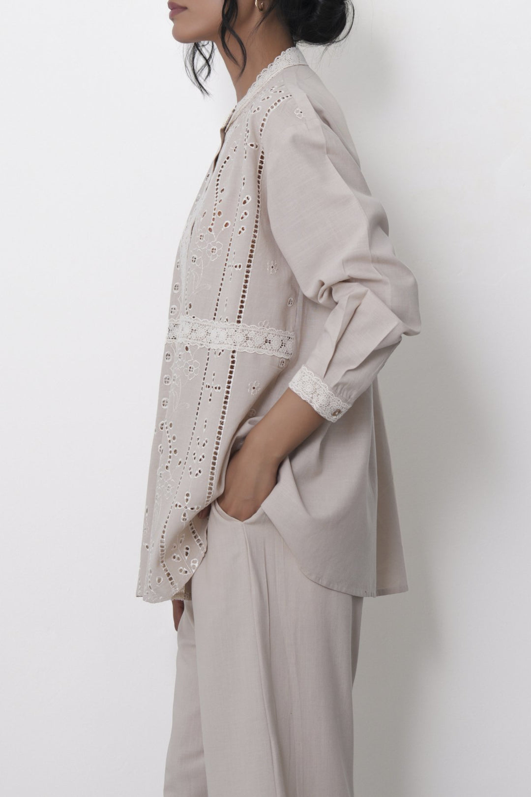 BEIGE FILIGREE LACE TUNIC