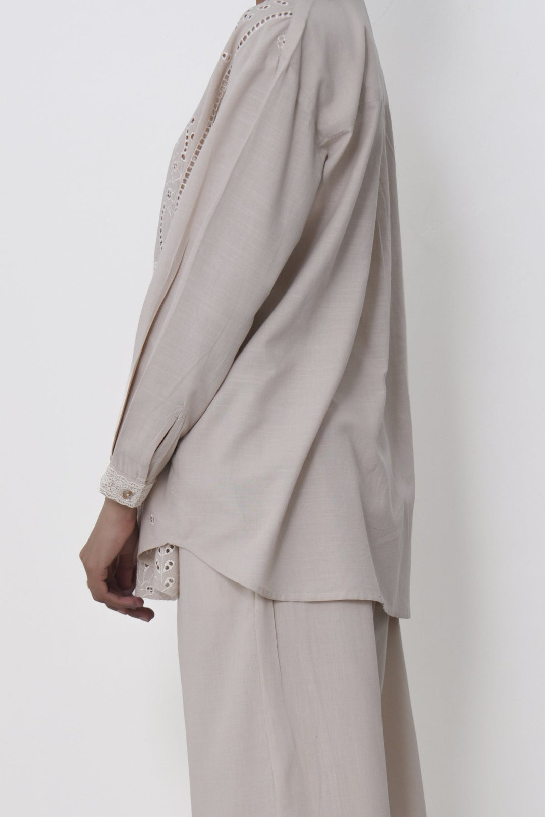 BEIGE FILIGREE LACE TUNIC