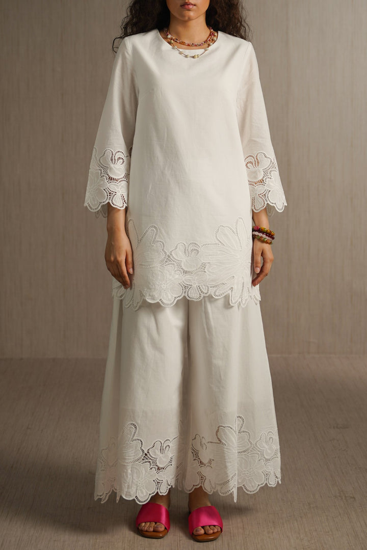 WHITE BOTANICAL CUTWORK TOP