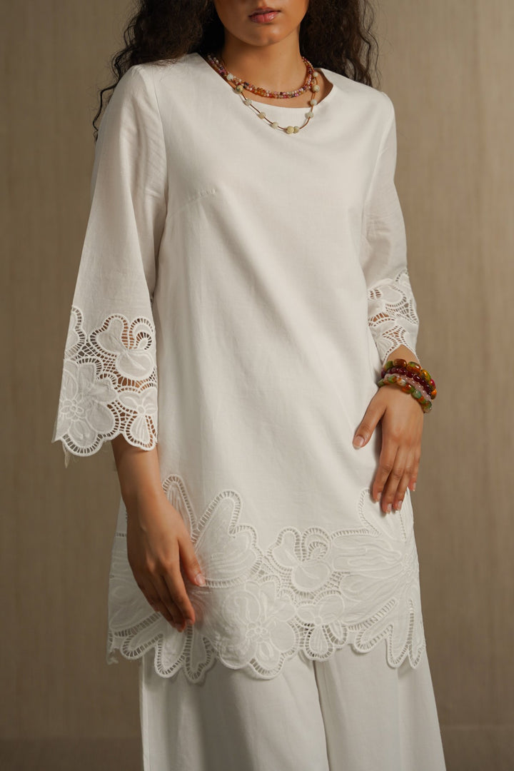 WHITE BOTANICAL CUTWORK TOP