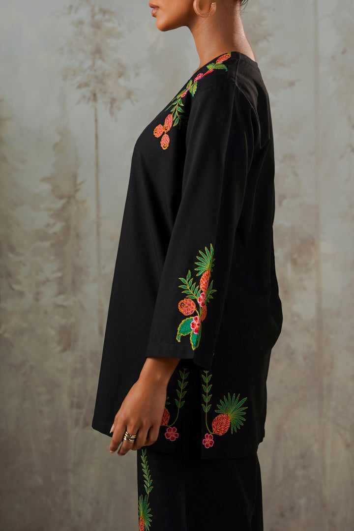 BLACK TROPICAL ESCAPE BRODERIE SHIRT