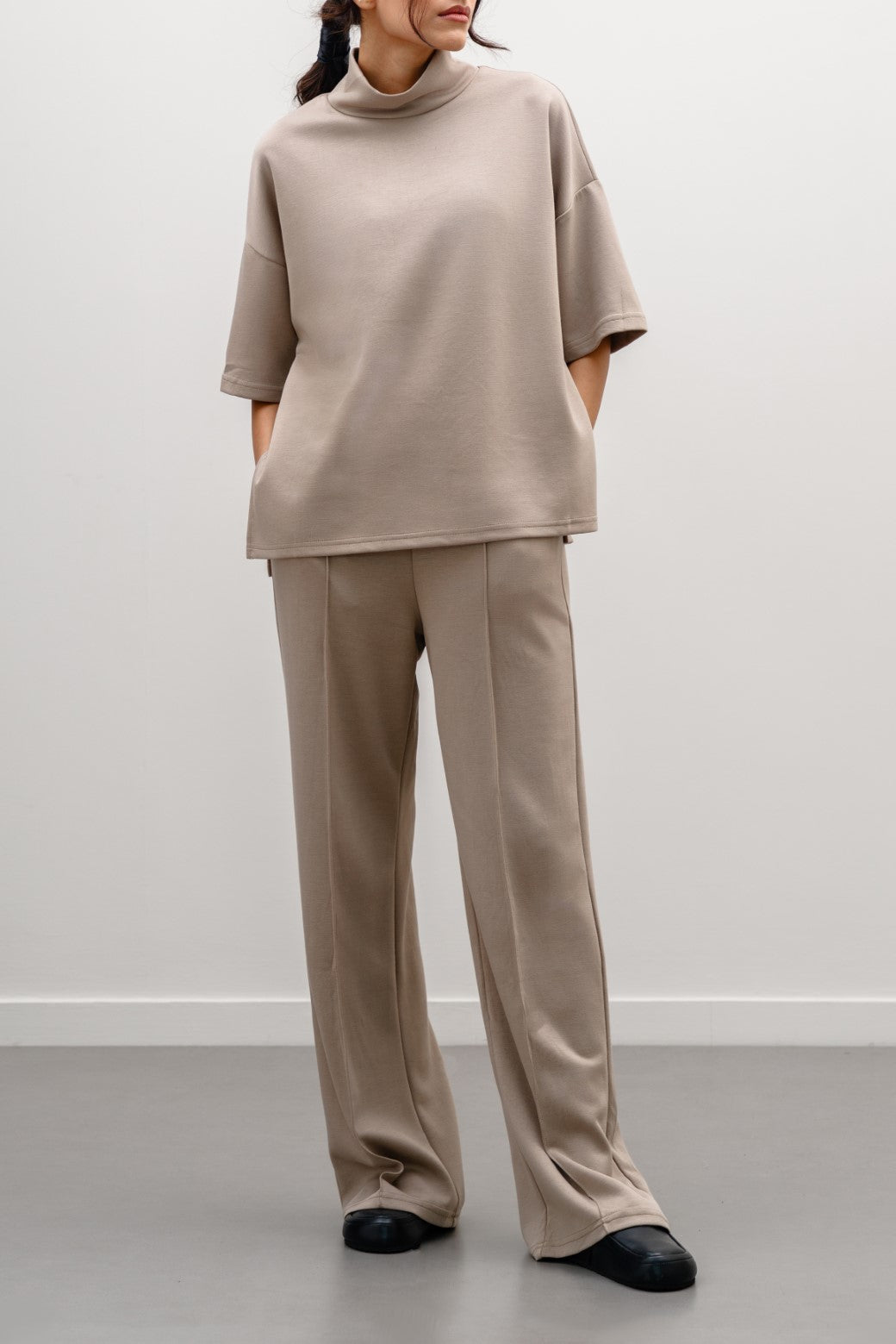 BEIGE STRAIGHT PANTS