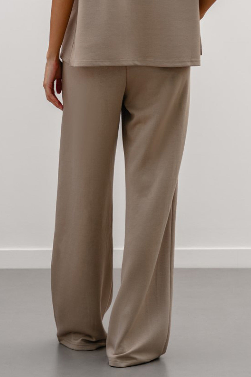 BEIGE STRAIGHT PANTS
