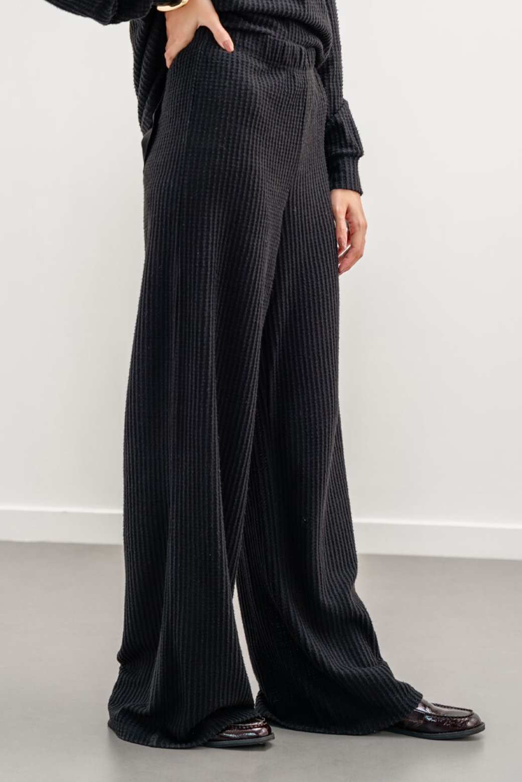 BLACK WAFFLE KNIT PANTS
