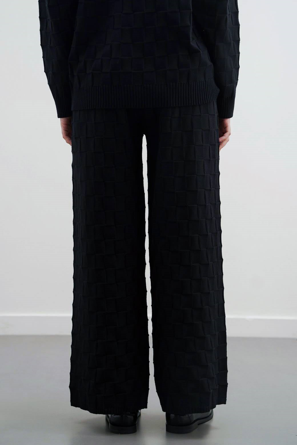 BLACK CHECKERED KNIT PANTS