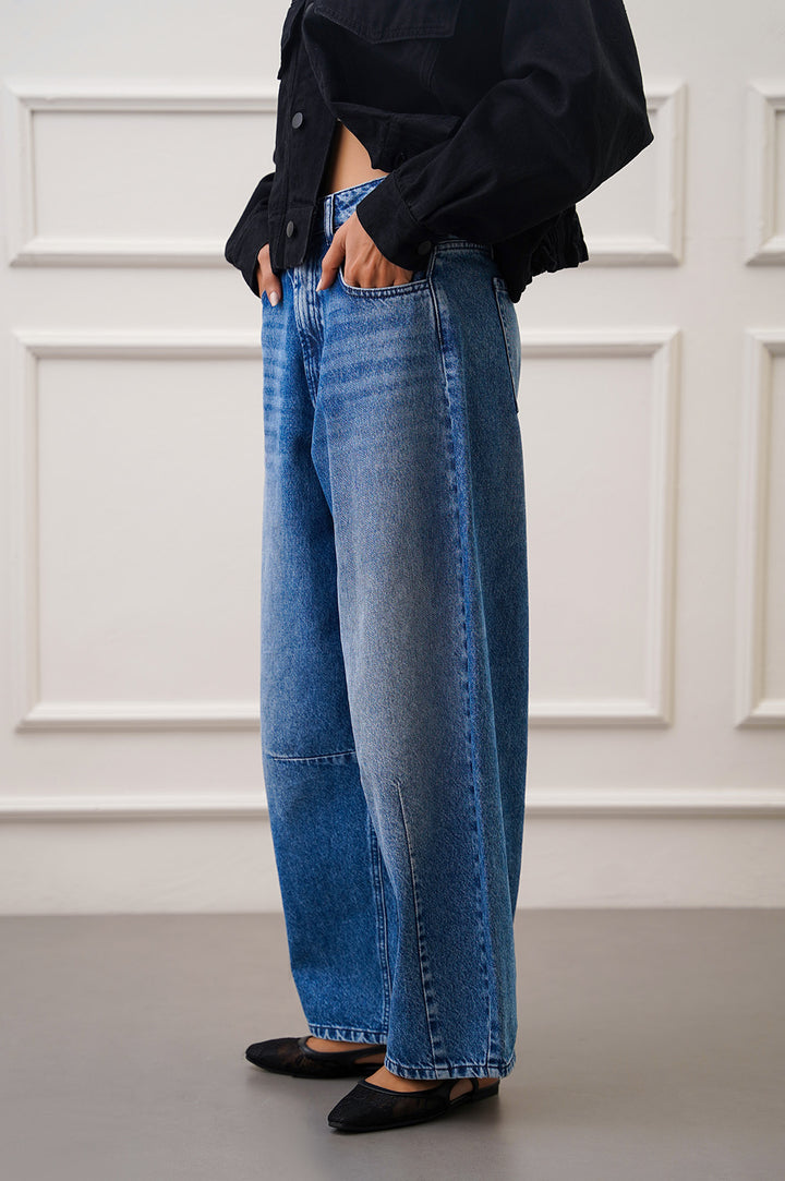 LIGHT BLUE ICON BARREL JEANS