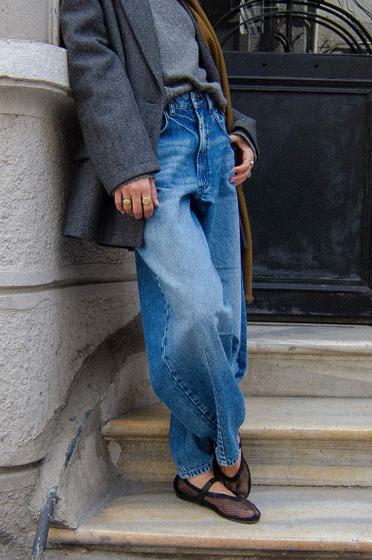 LIGHT BLUE ICON BARREL JEANS