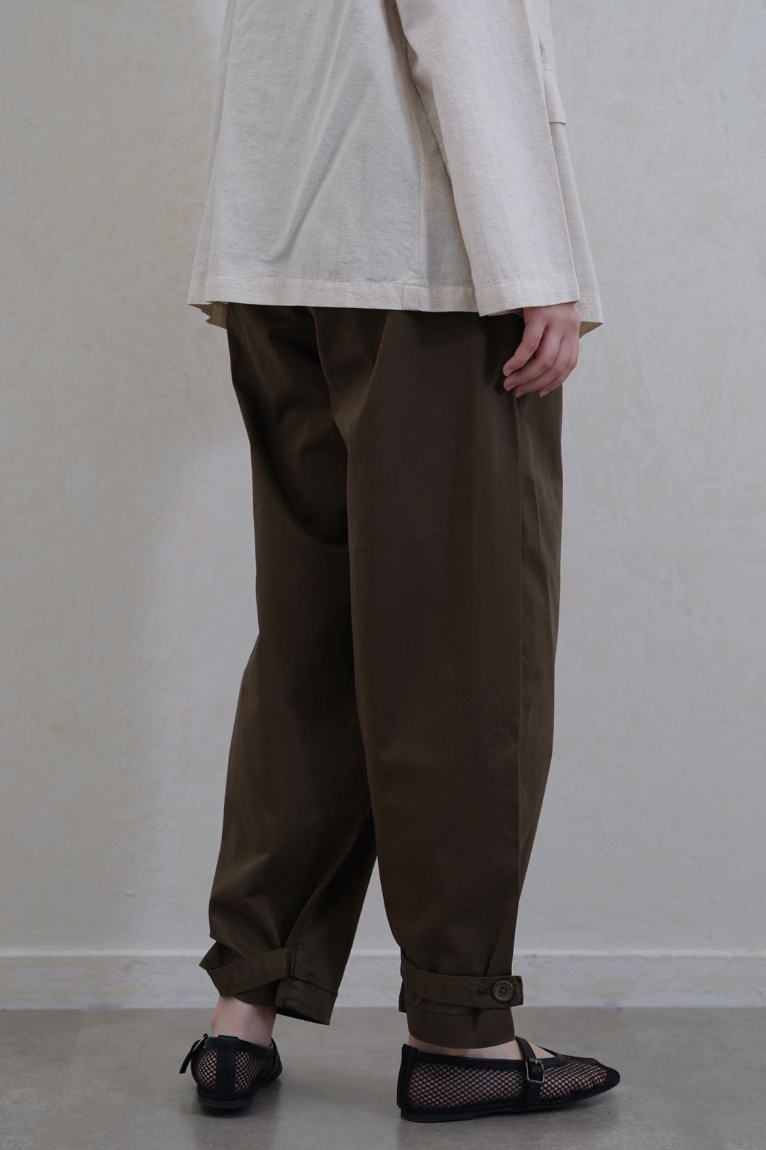 OLIVE HIGH WAISTED MOM PANTS
