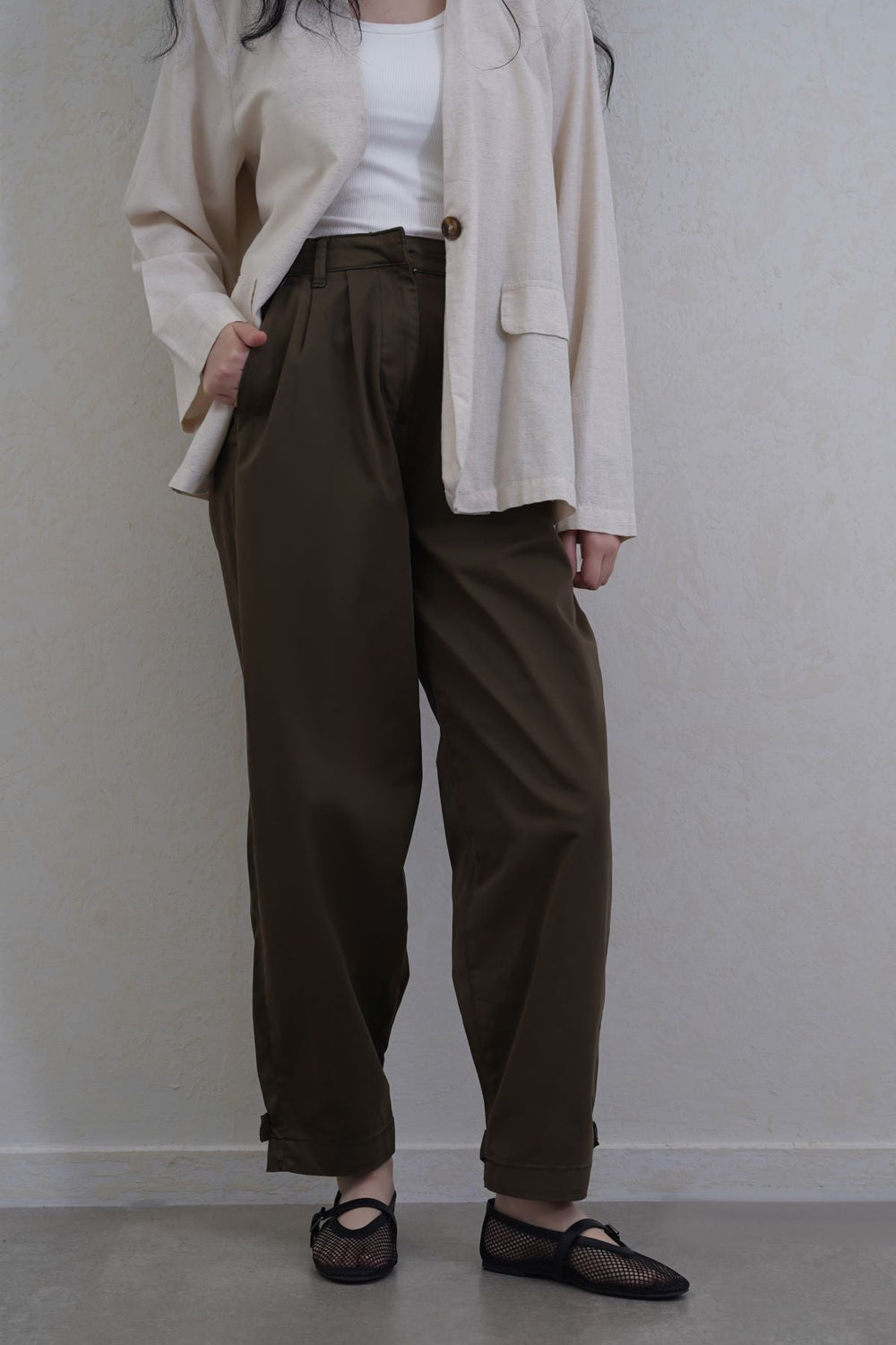 OLIVE HIGH WAISTED MOM PANTS
