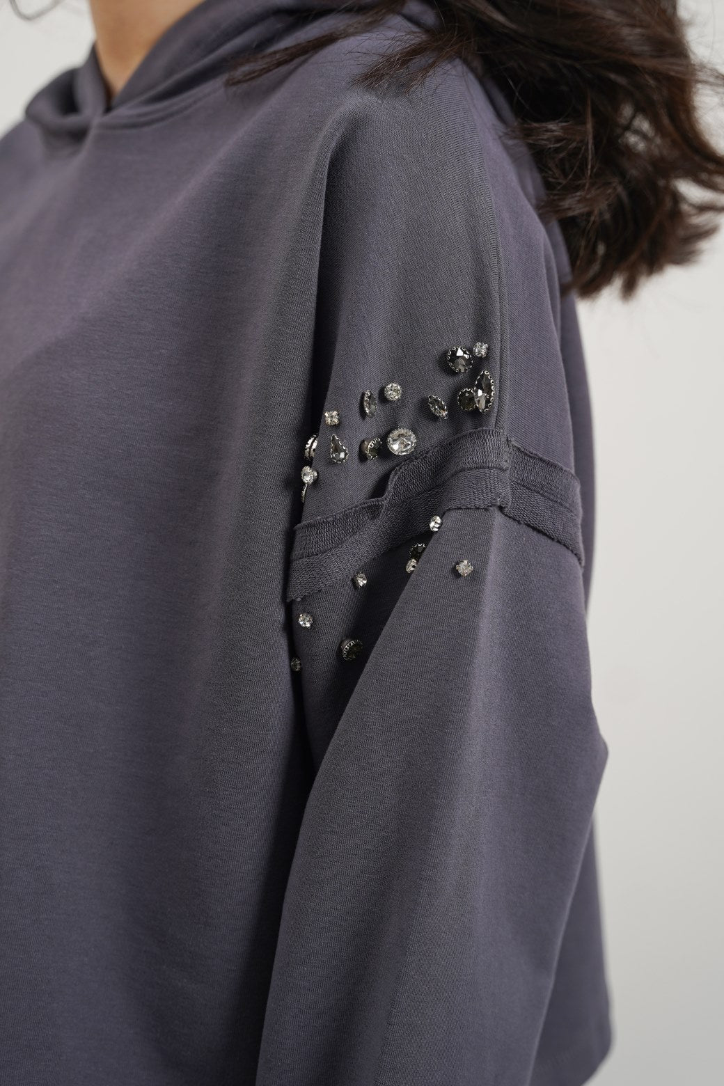 CHARCOAL EMBELLISHED MID-LENGTH HOODIE