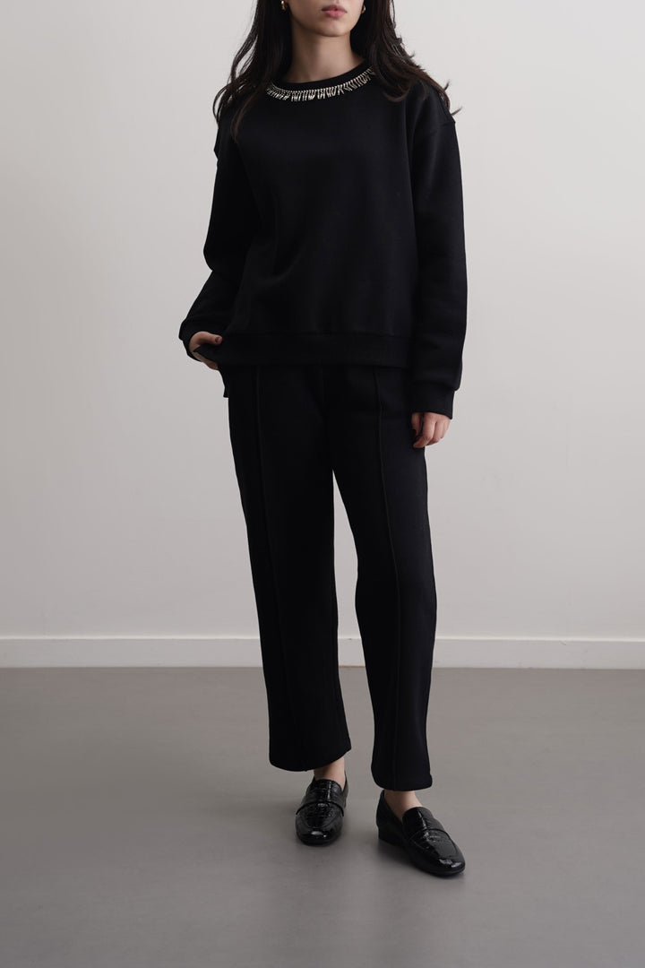 BLACK COMFY BEADED SWEATSHIRT