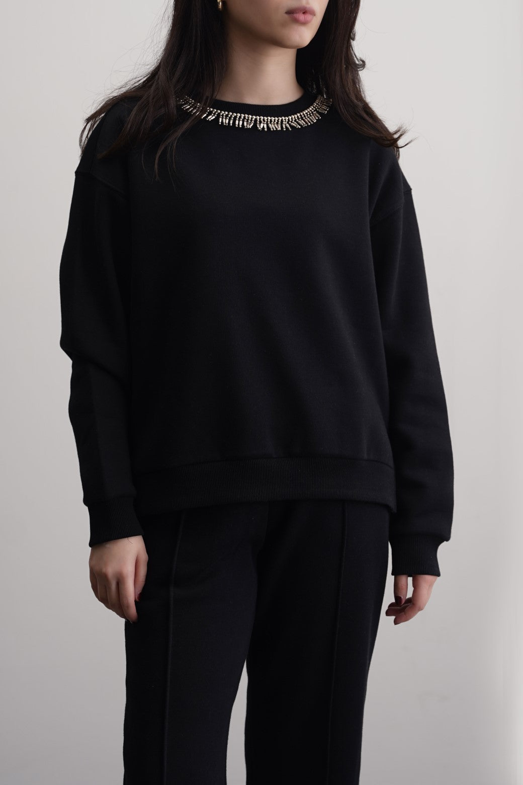 BLACK COMFY BEADED SWEATSHIRT