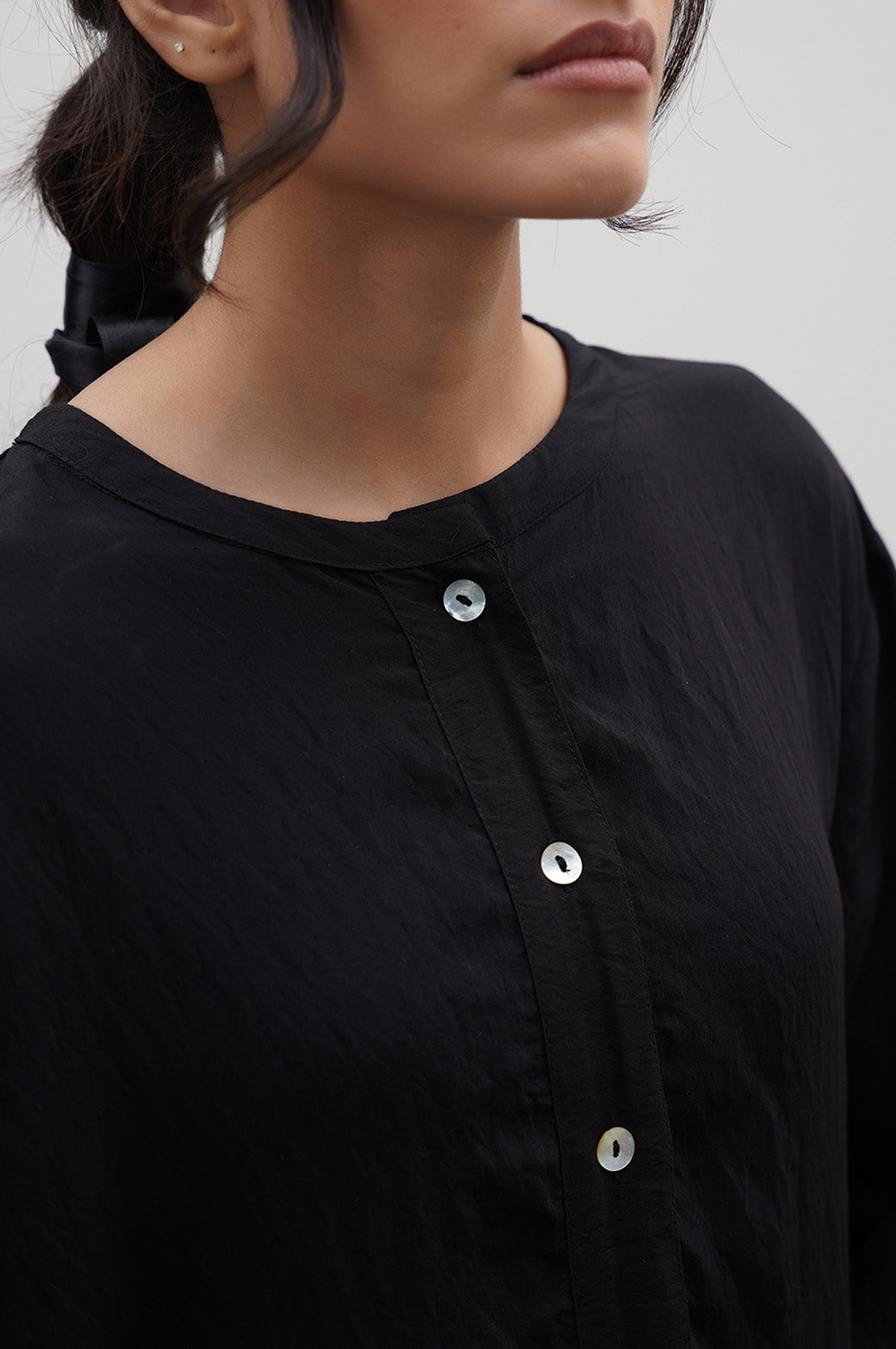 BLACK FLOWY SHIRT