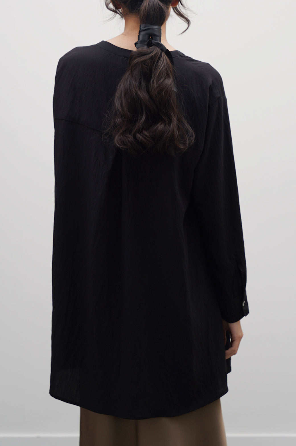 BLACK FLOWY SHIRT