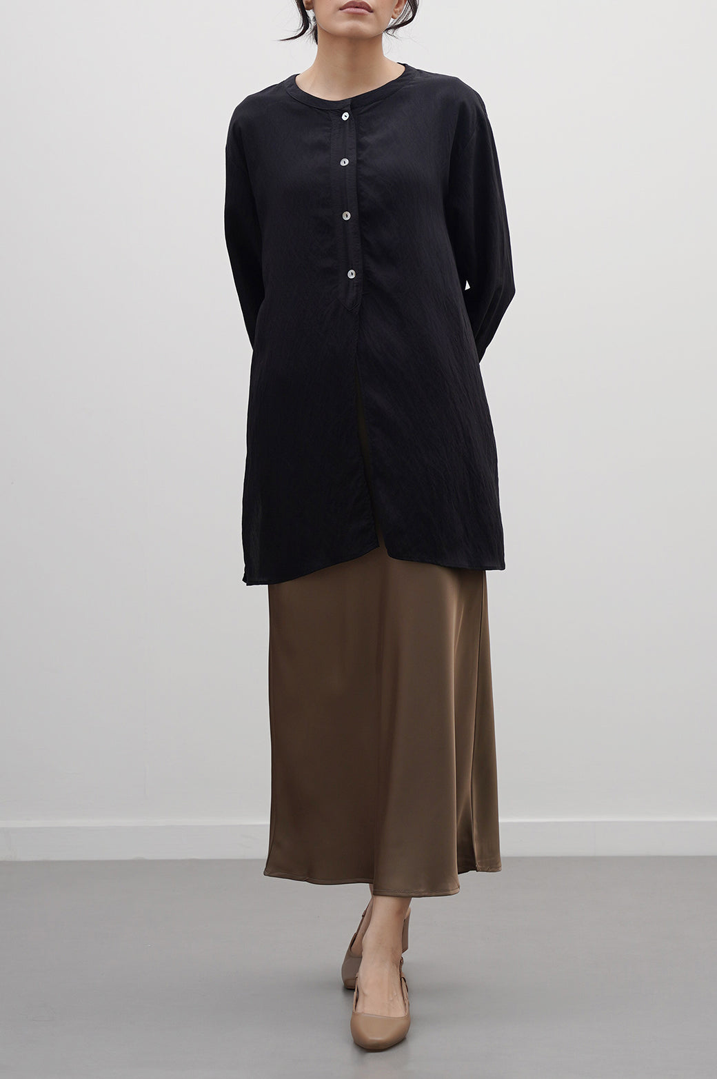 BLACK FLOWY SHIRT