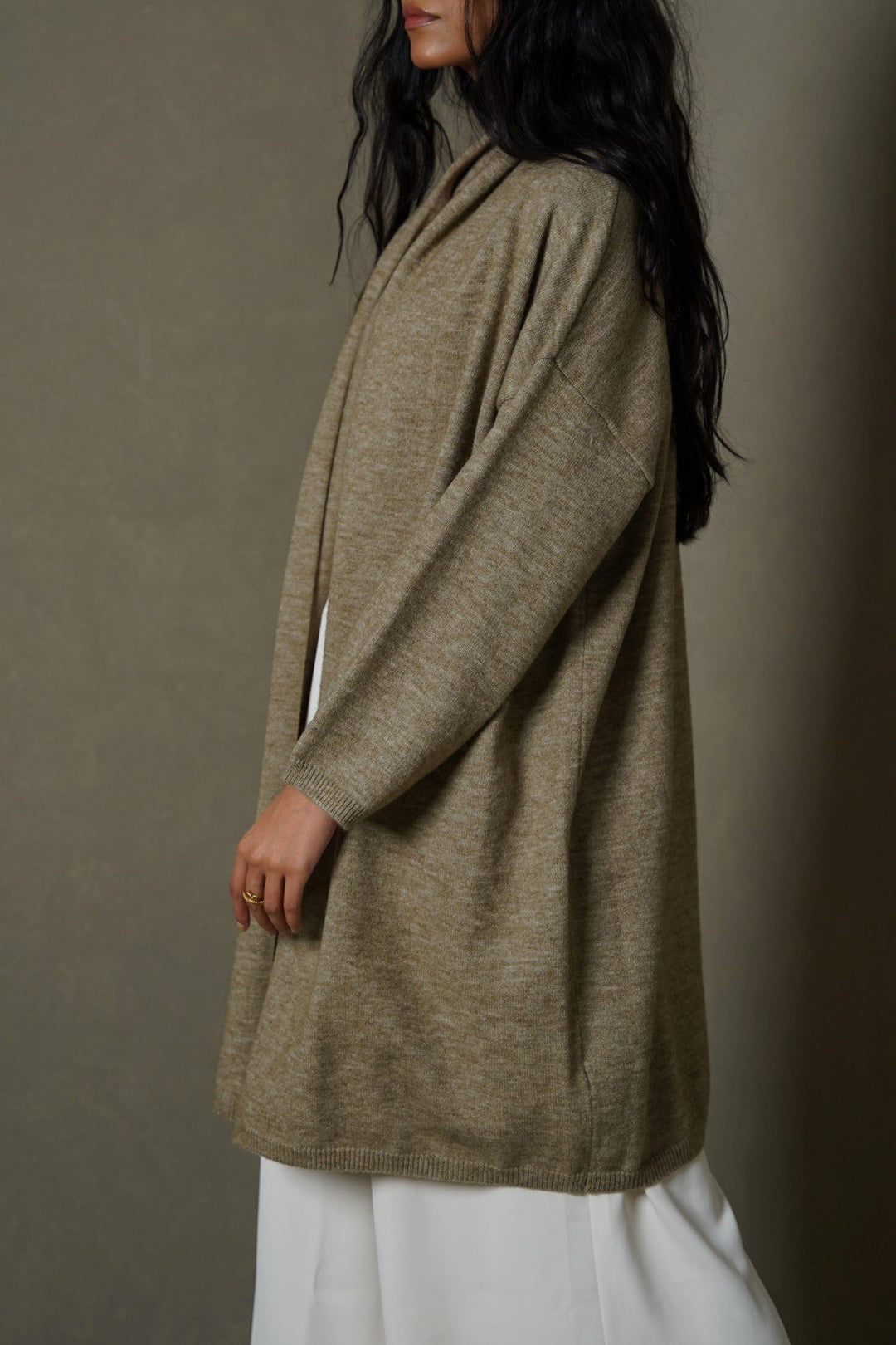 OAT WHITE THE MOM CARDIGAN