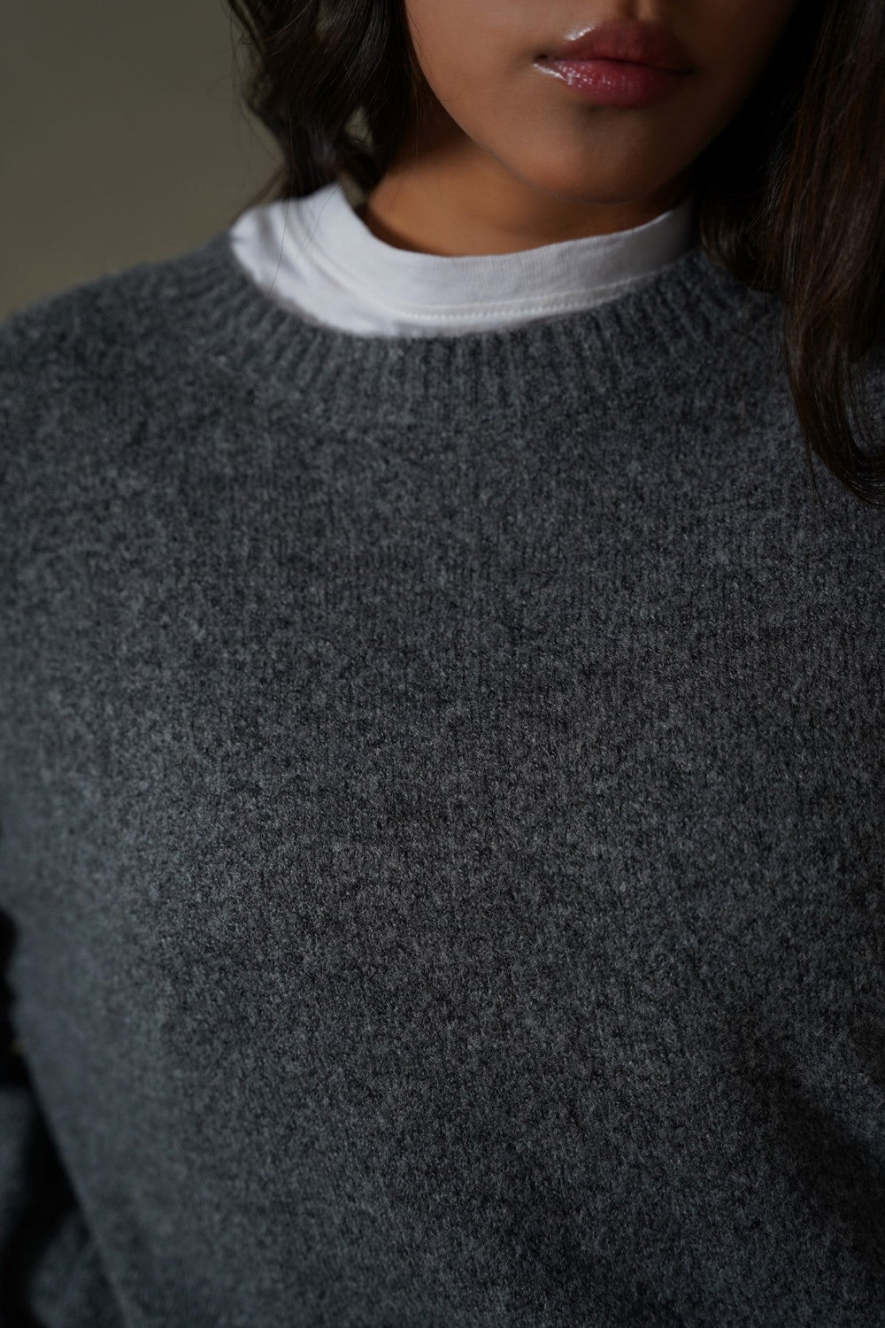 GREY FINE KNIT SWEATER
