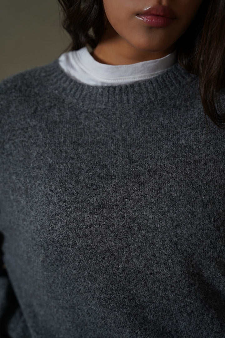 GREY FINE KNIT SWEATER