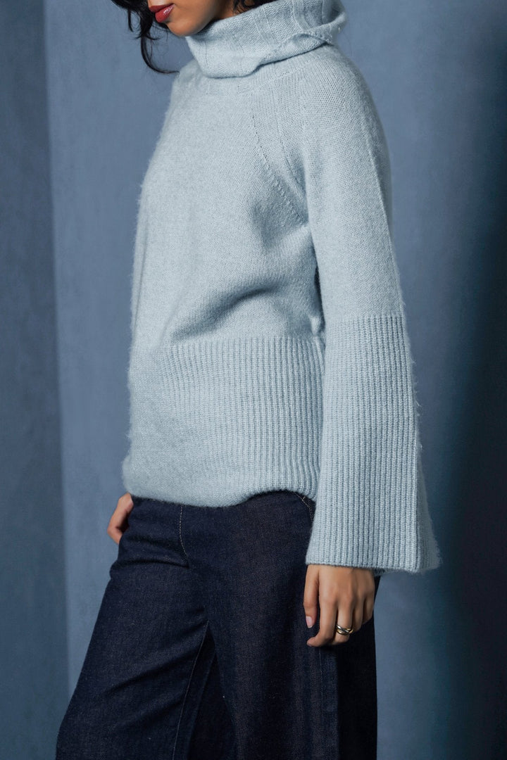 BLUE MOROCCO RIB SLEEVE SWEATER