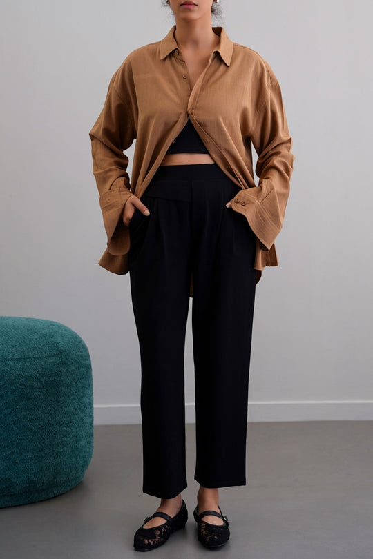 BLACK STRETCHY PLEATED TROUSERS