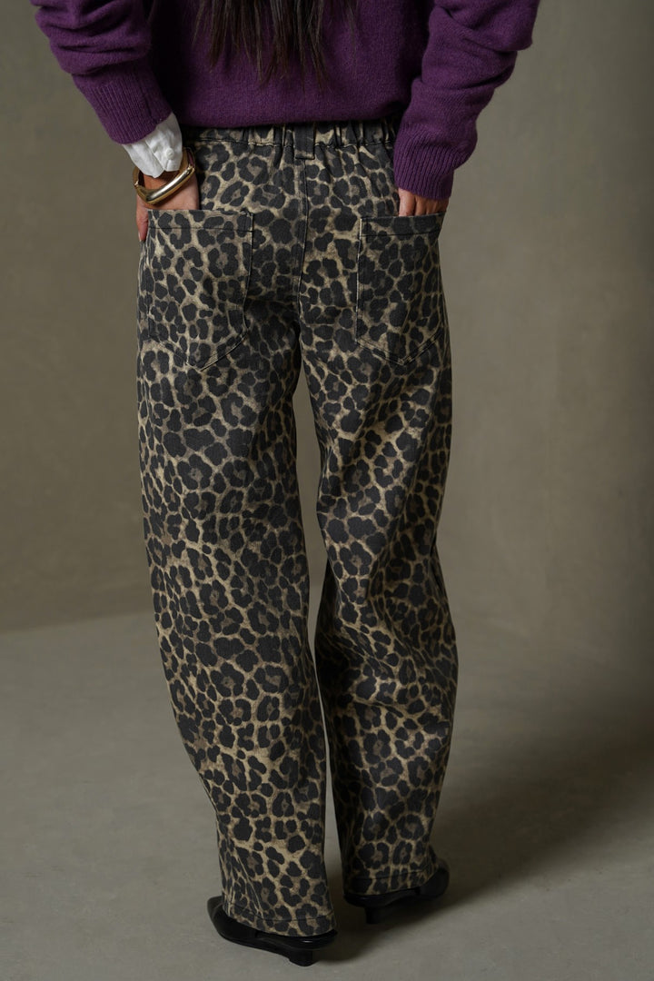 BEIGE LEOPARD BARREL JEAN-PANT