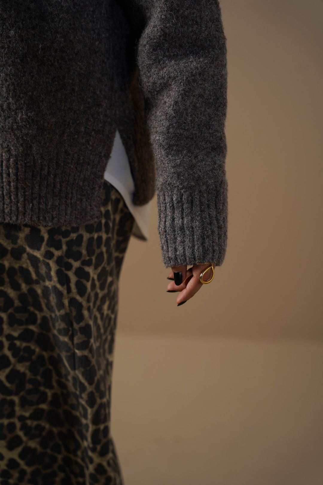 BEIGE LEOPARD BARREL JEAN-PANT