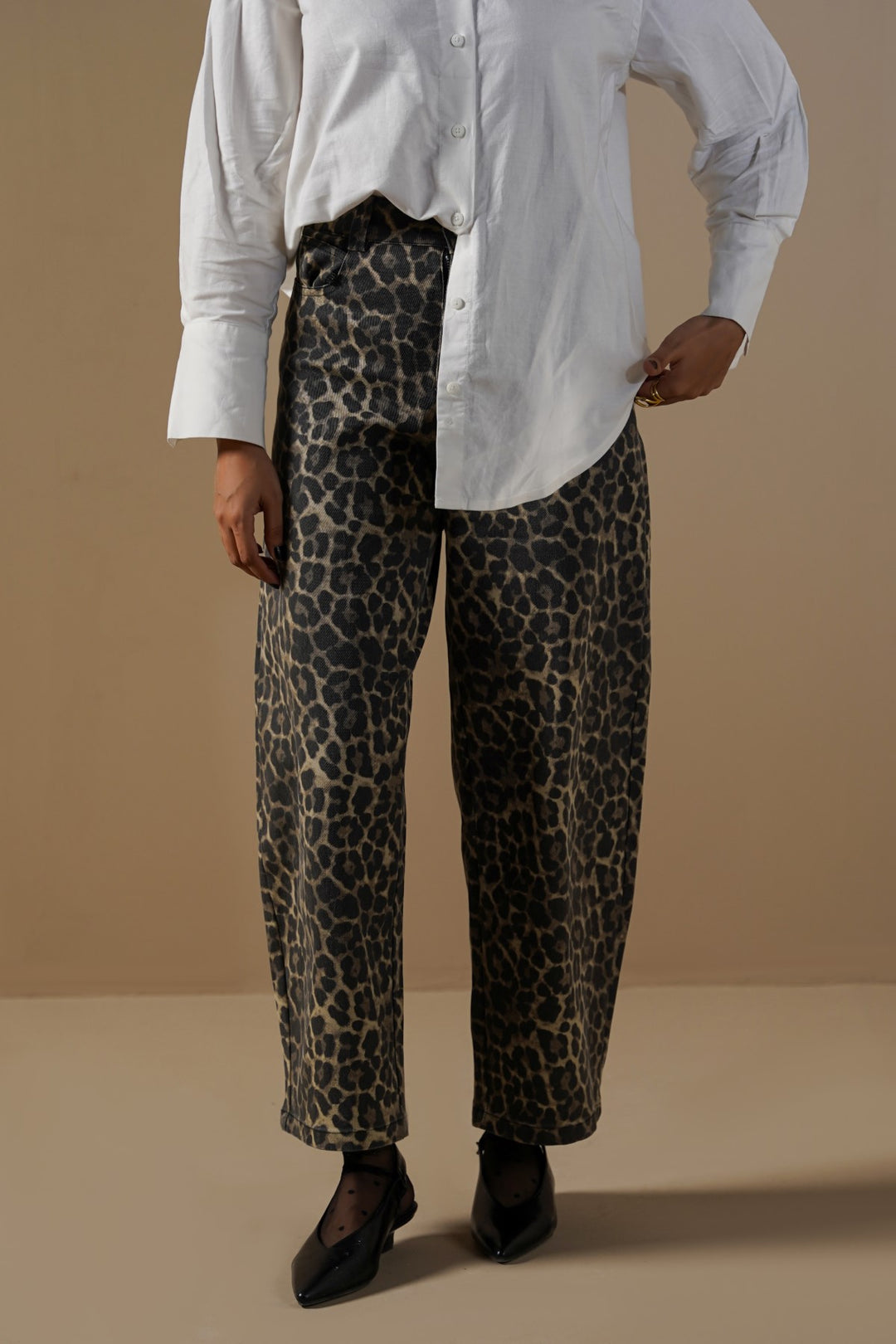 BEIGE LEOPARD BARREL JEAN-PANT