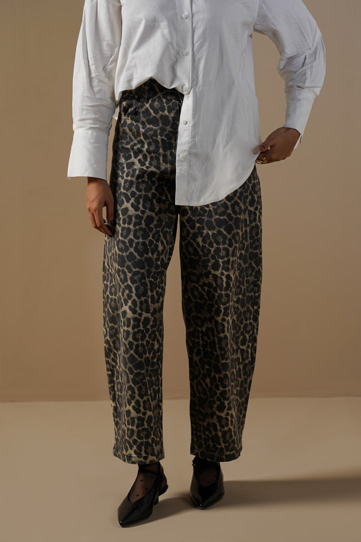 BEIGE LEOPARD BARREL JEAN-PANT