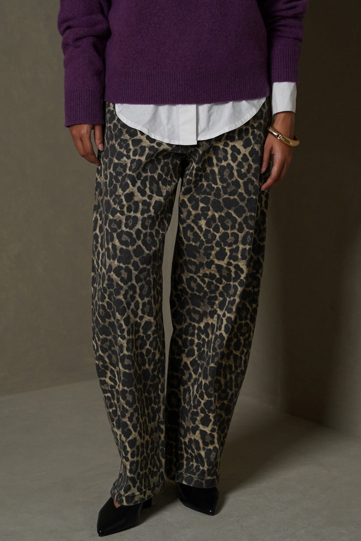 BEIGE LEOPARD BARREL JEAN-PANT