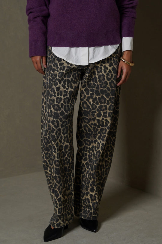 BEIGE LEOPARD BARREL JEAN-PANT