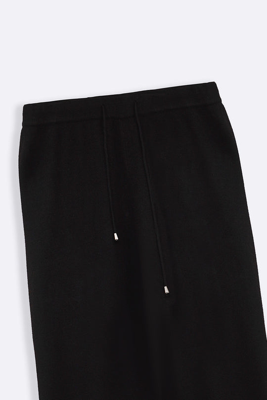 BLACK BUTTON KNIT PANTS
