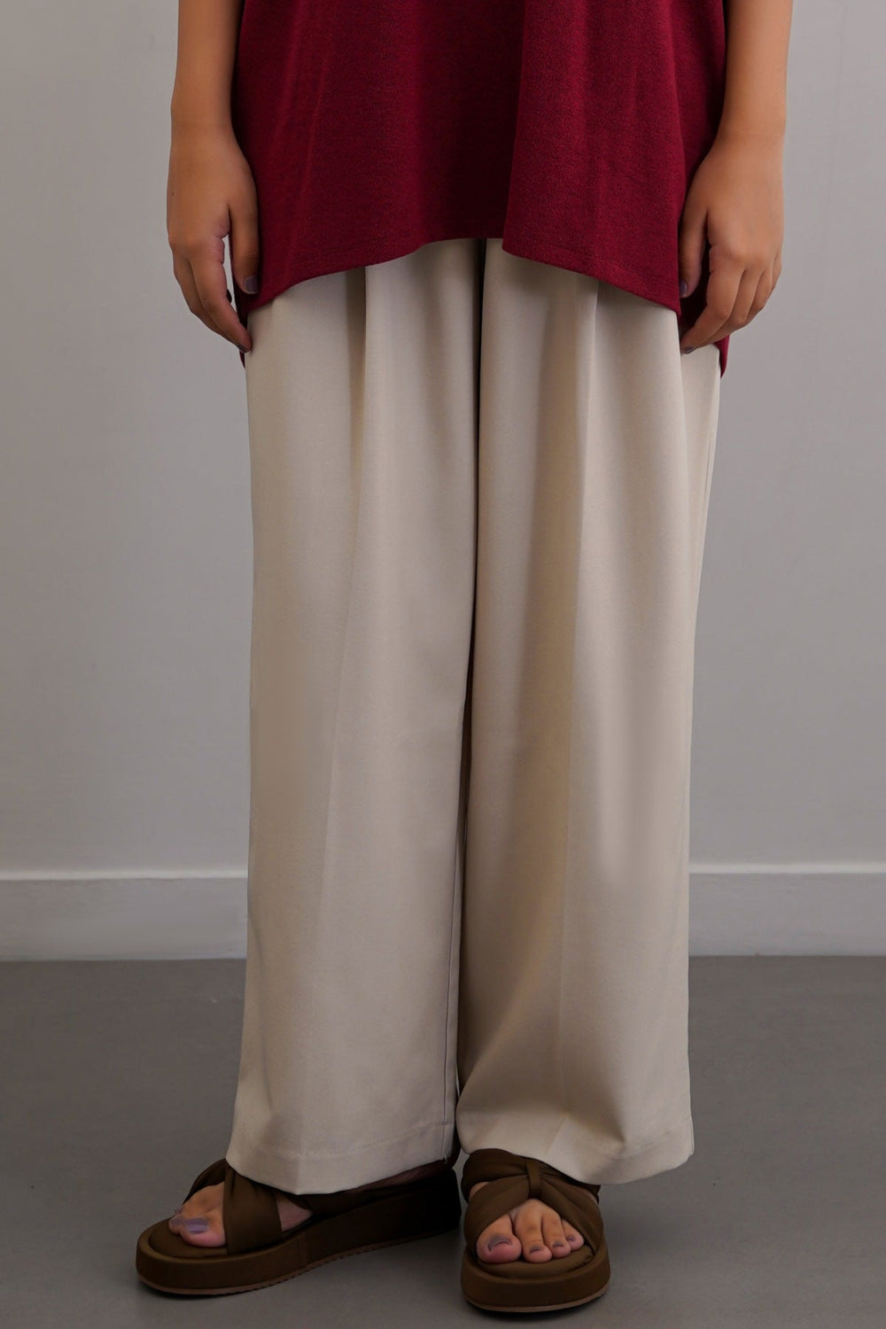 OFF WHITE WORKDAY PLEATED PANTS