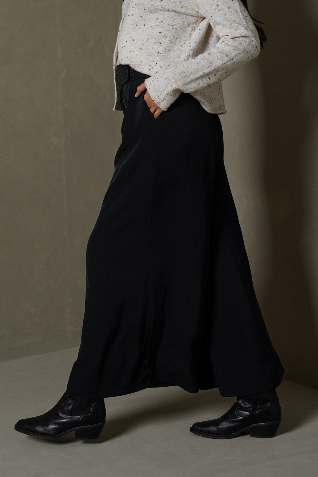 BLACK KYOTO PLEATED PANTS