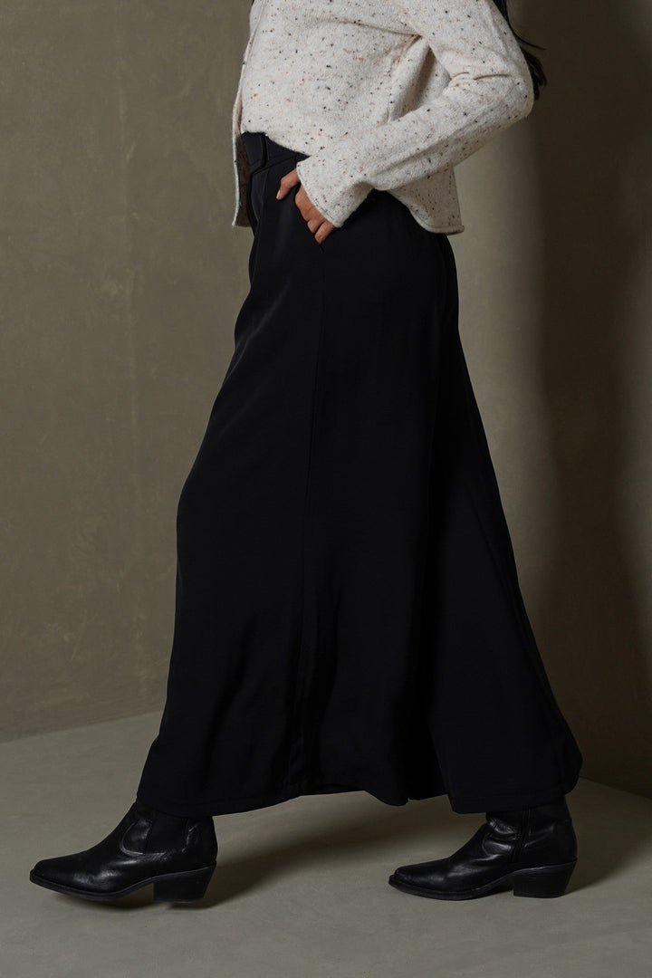 BLACK KYOTO PLEATED PANTS