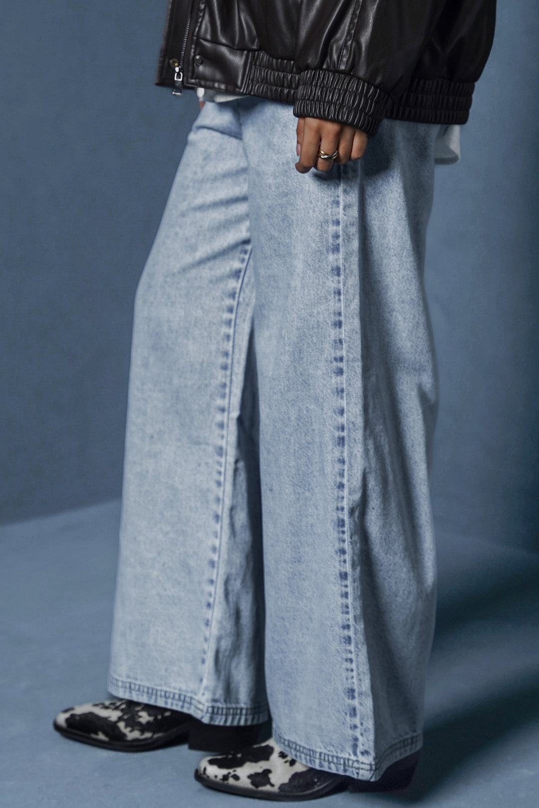 LIGHT BLUE EASY WIDE LEG JEANS