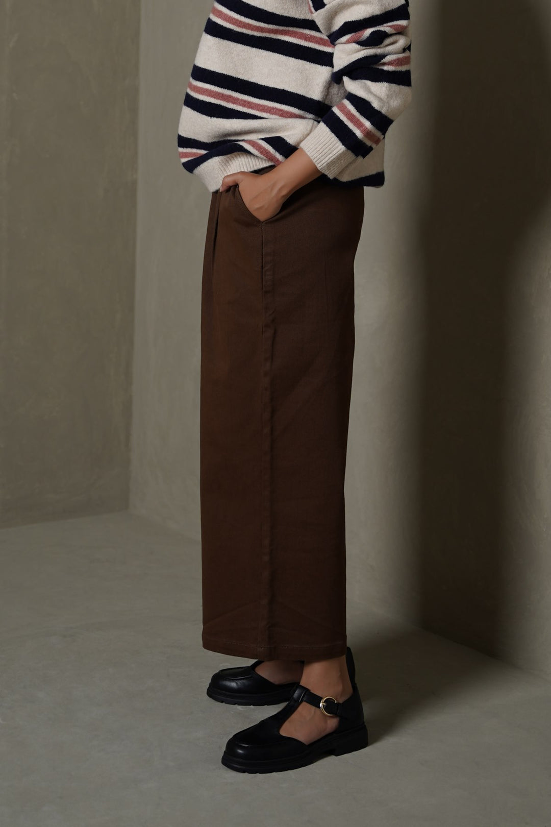 BROWN CROPPED PANTS