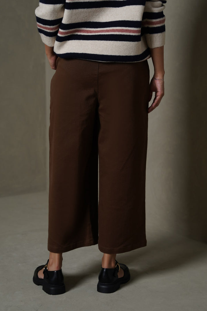 BROWN CROPPED PANTS